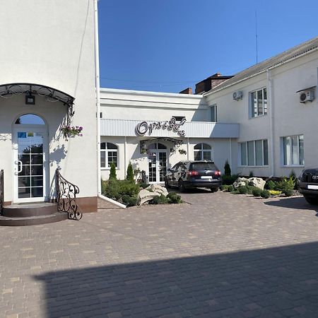 Орхідея Hotel Romny Ngoại thất bức ảnh