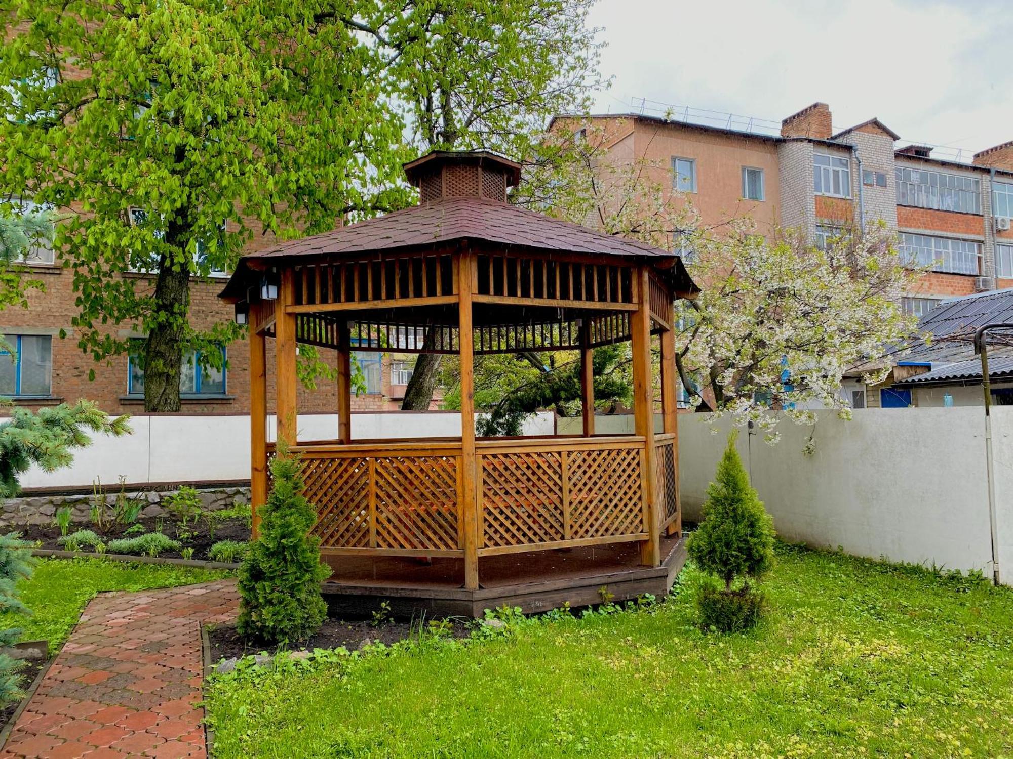 Орхідея Hotel Romny Ngoại thất bức ảnh