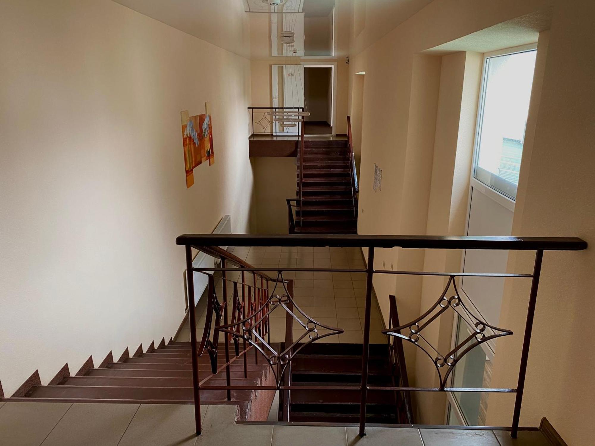 Орхідея Hotel Romny Ngoại thất bức ảnh